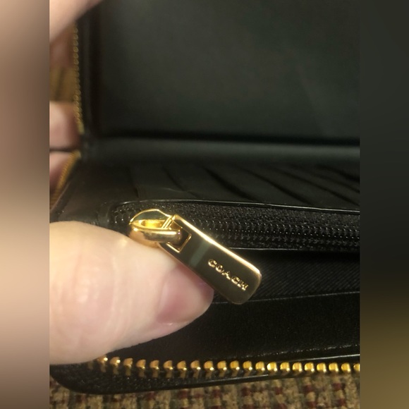 NWT-Coach-Dempsey-Large Phone Wallet-Souvenir NYC Skyline/Big Apple-Retired-$248 - Picture 5 of 7